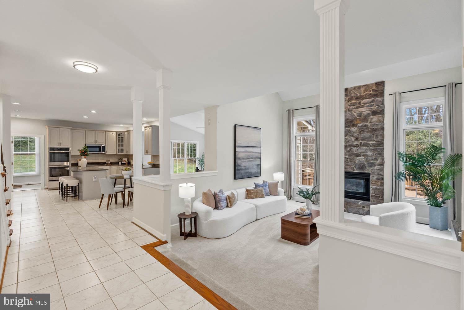 1050 NORTHFALLS COURT