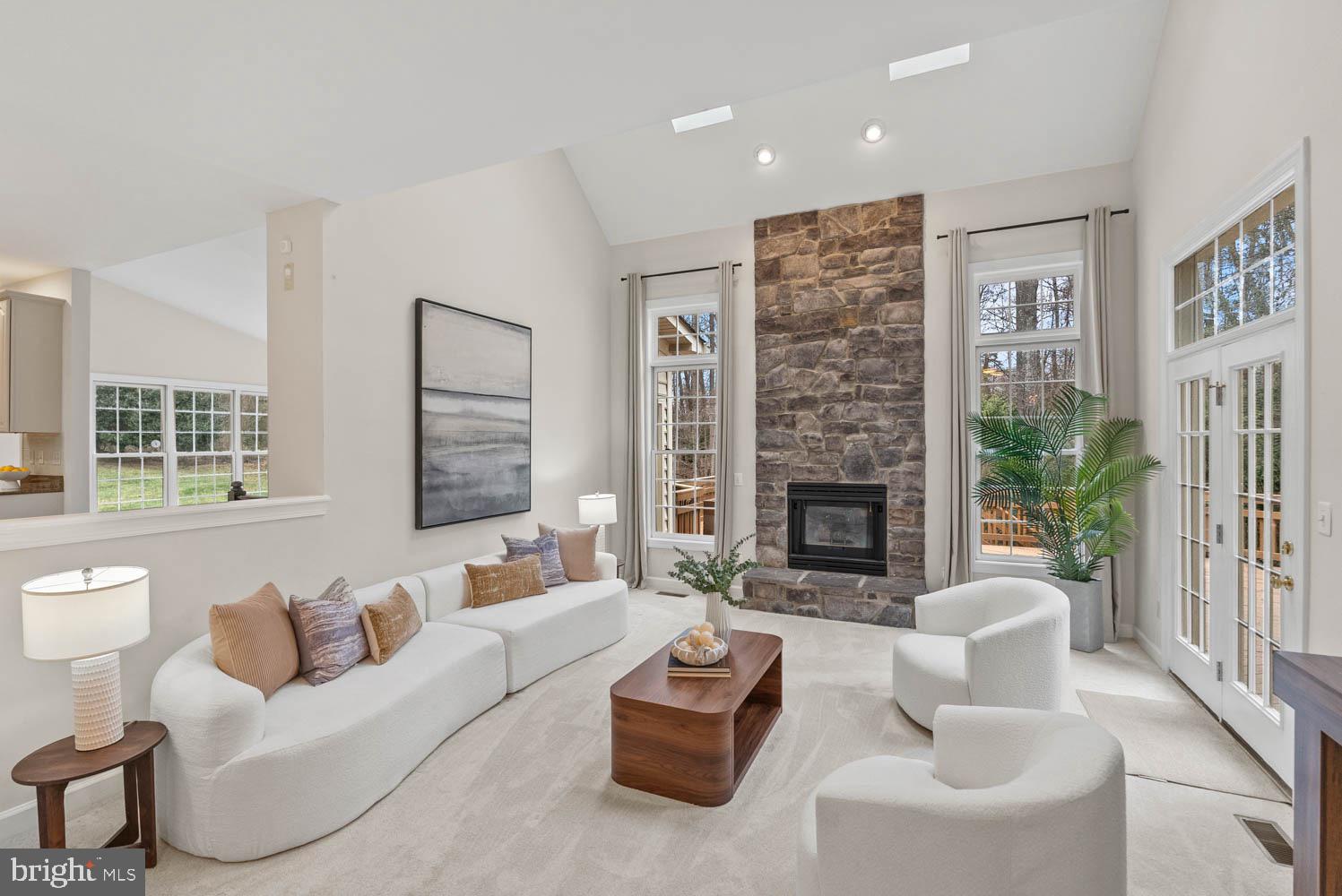 1050 NORTHFALLS COURT