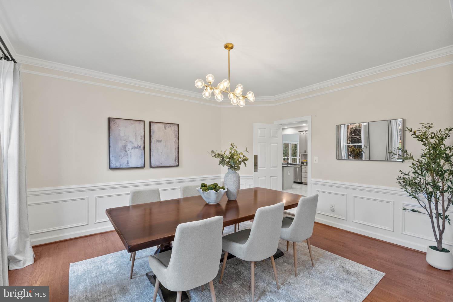 1050 NORTHFALLS COURT