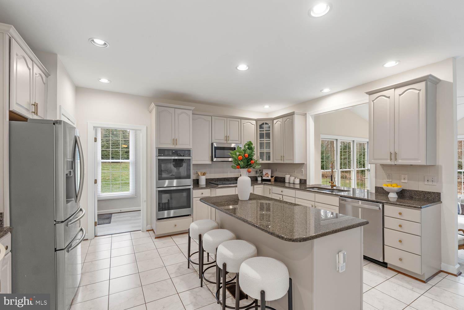 1050 NORTHFALLS COURT