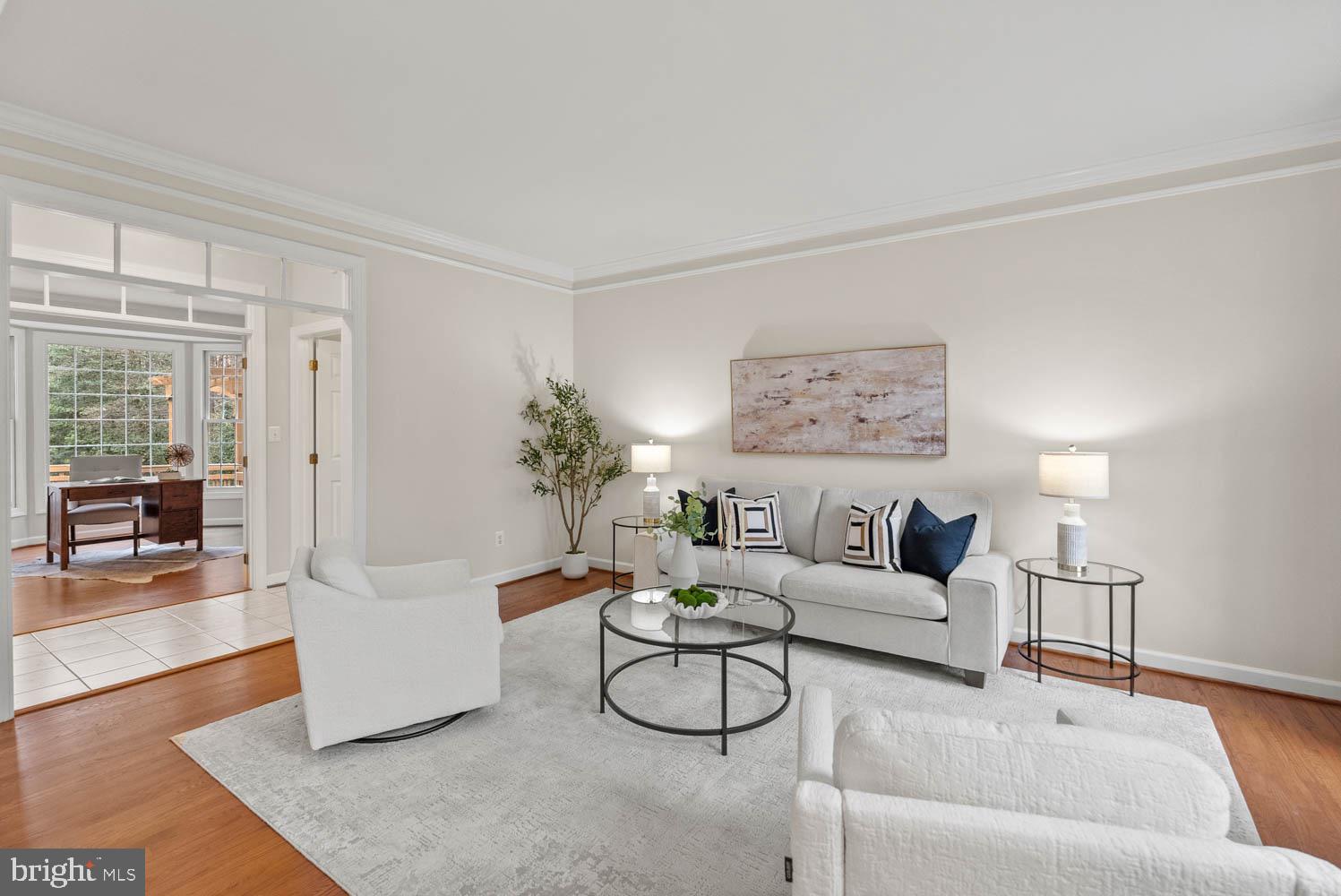 1050 NORTHFALLS COURT