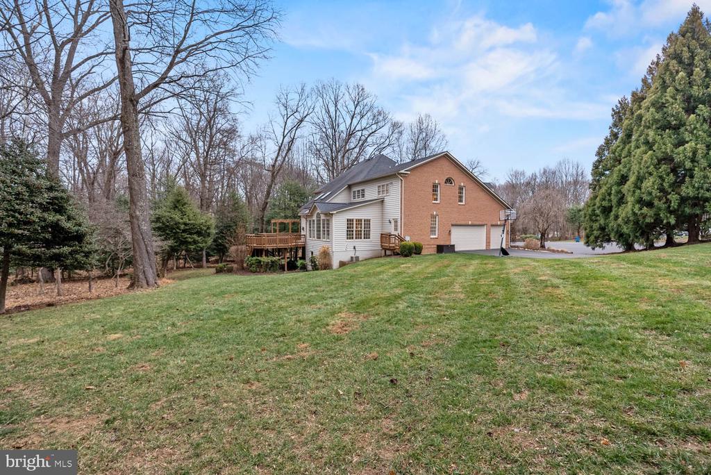 1050 NORTHFALLS COURT