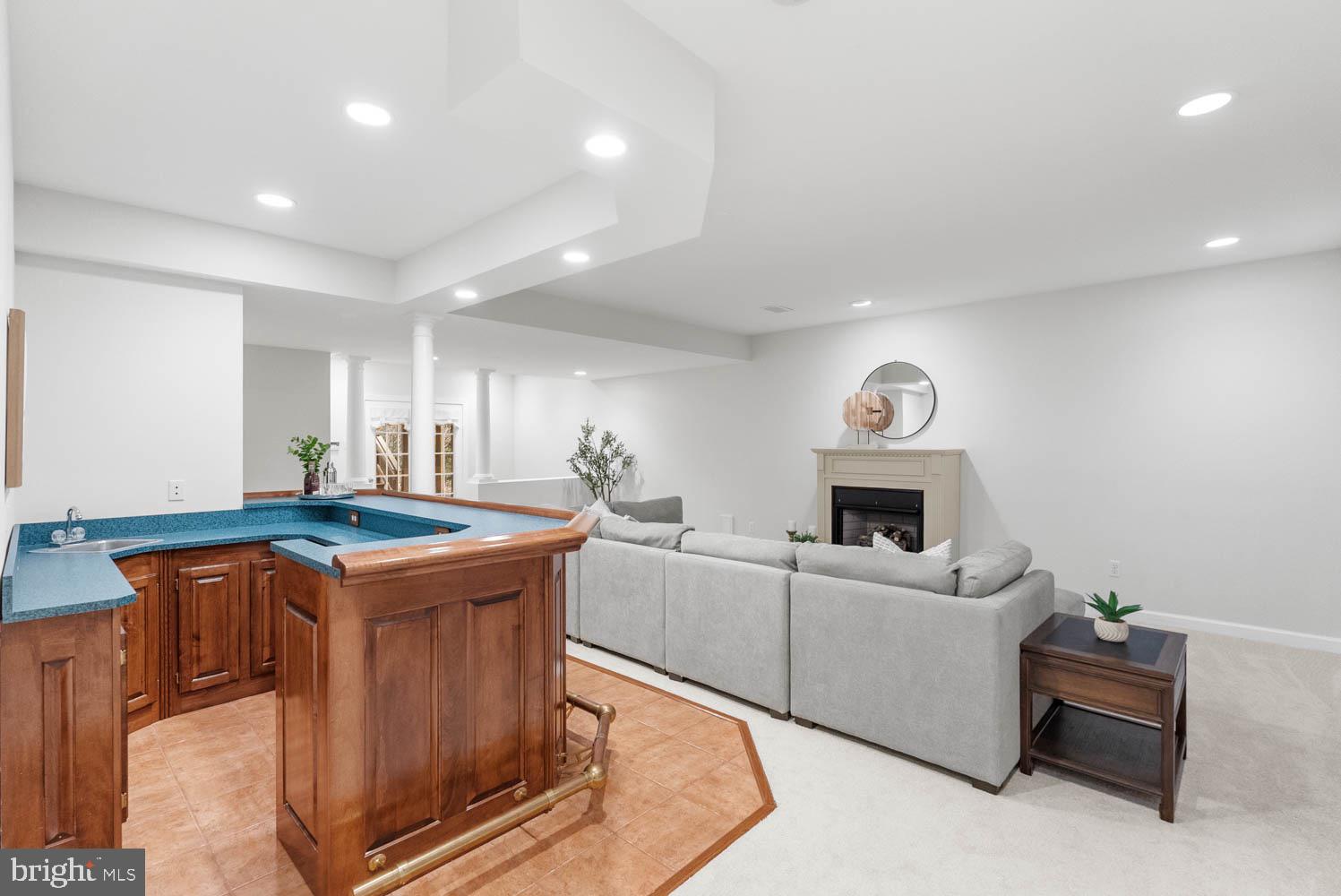 1050 NORTHFALLS COURT