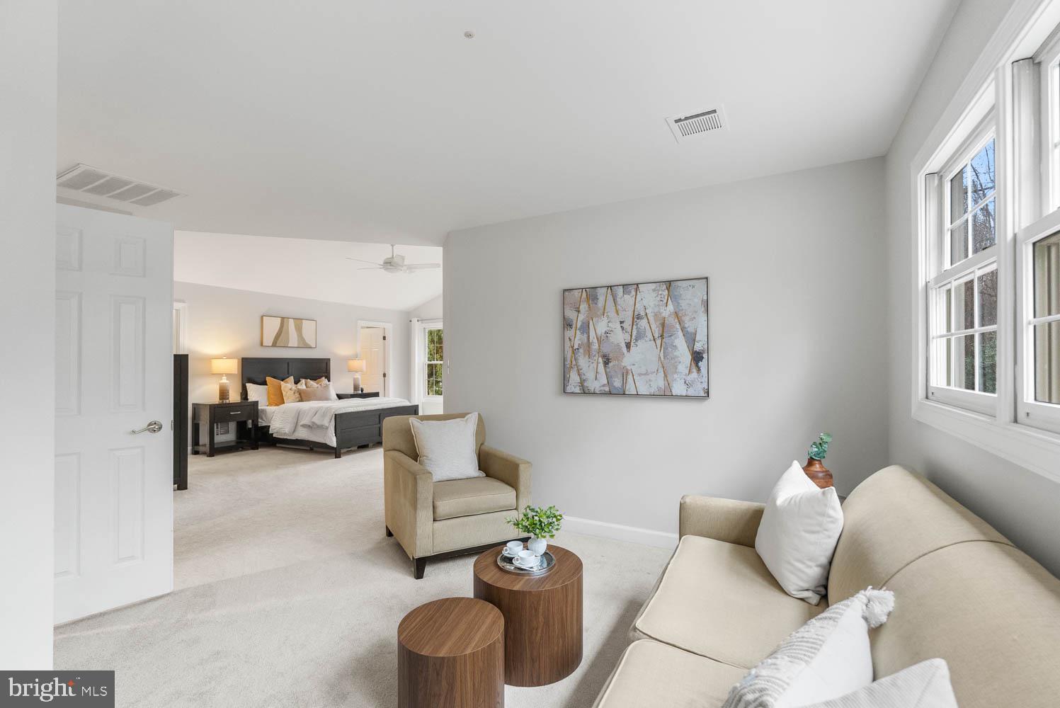 1050 NORTHFALLS COURT