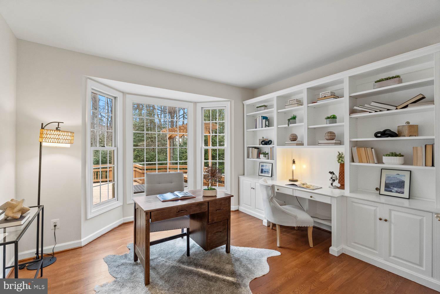 1050 NORTHFALLS COURT