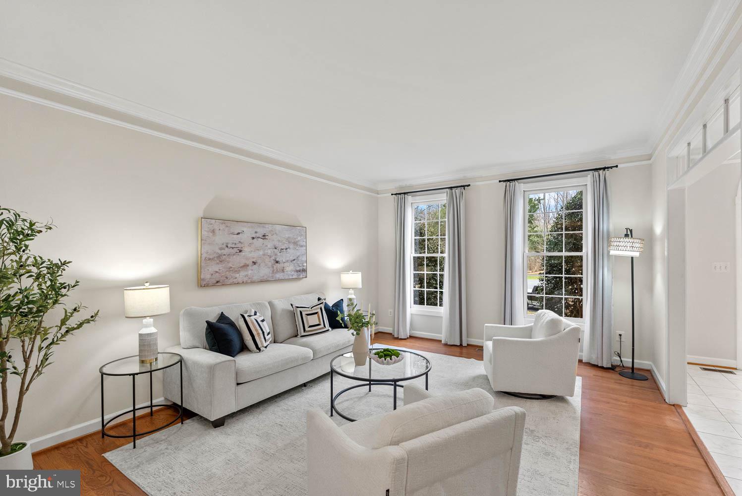 1050 NORTHFALLS COURT