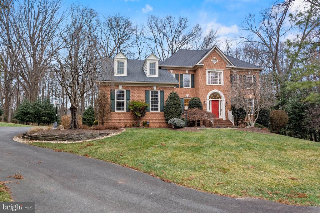 1050 NORTHFALLS COURT