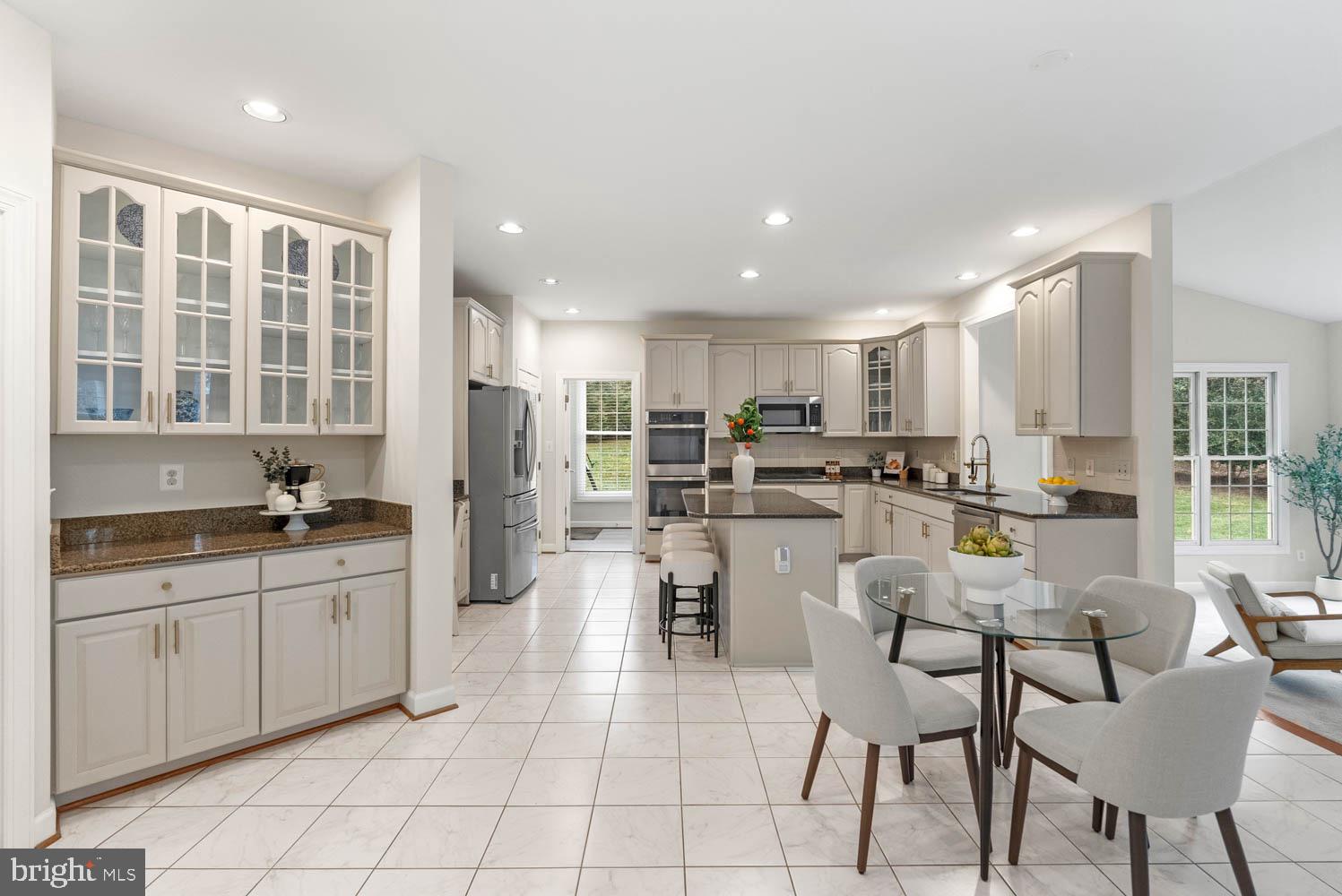 1050 NORTHFALLS COURT