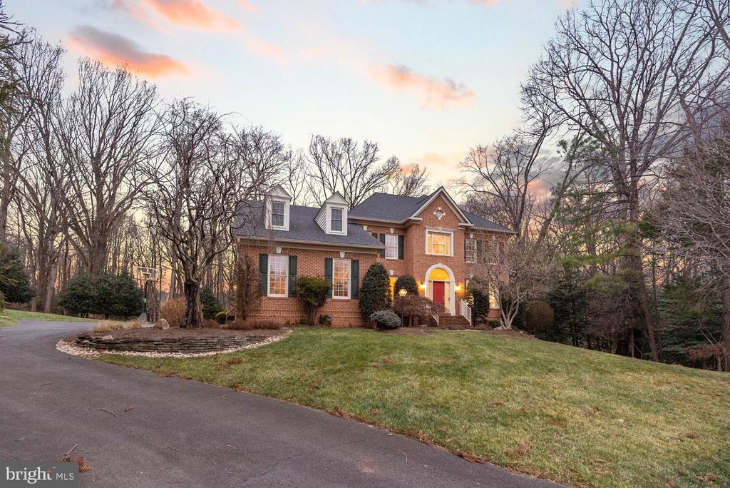 1050 NORTHFALLS COURT