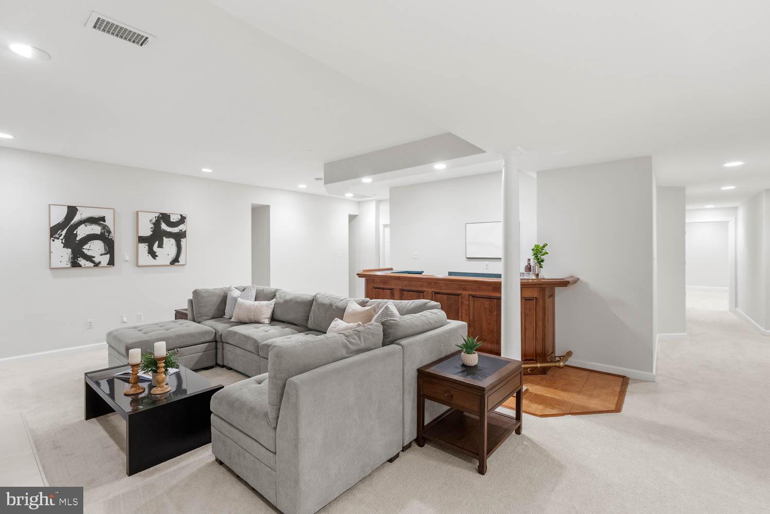 1050 NORTHFALLS COURT