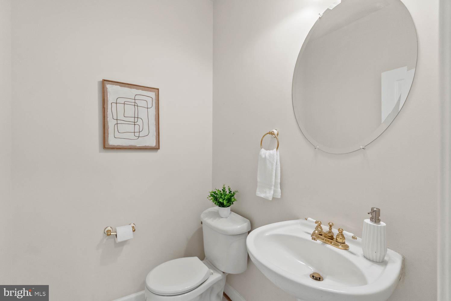 1050 NORTHFALLS COURT