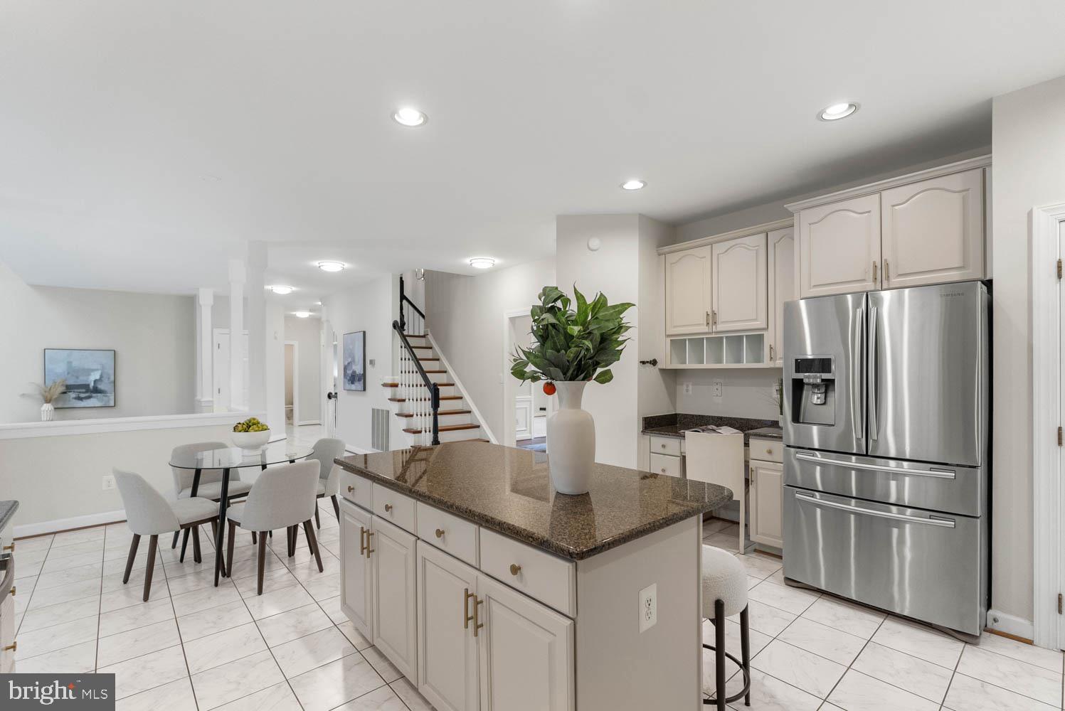 1050 NORTHFALLS COURT