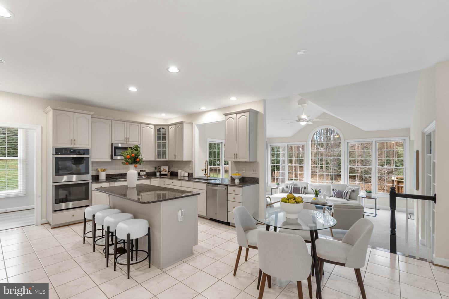 1050 NORTHFALLS COURT