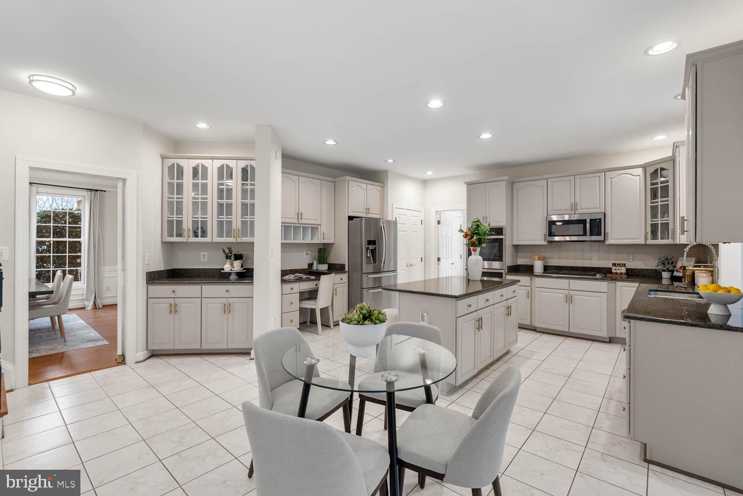 1050 NORTHFALLS COURT