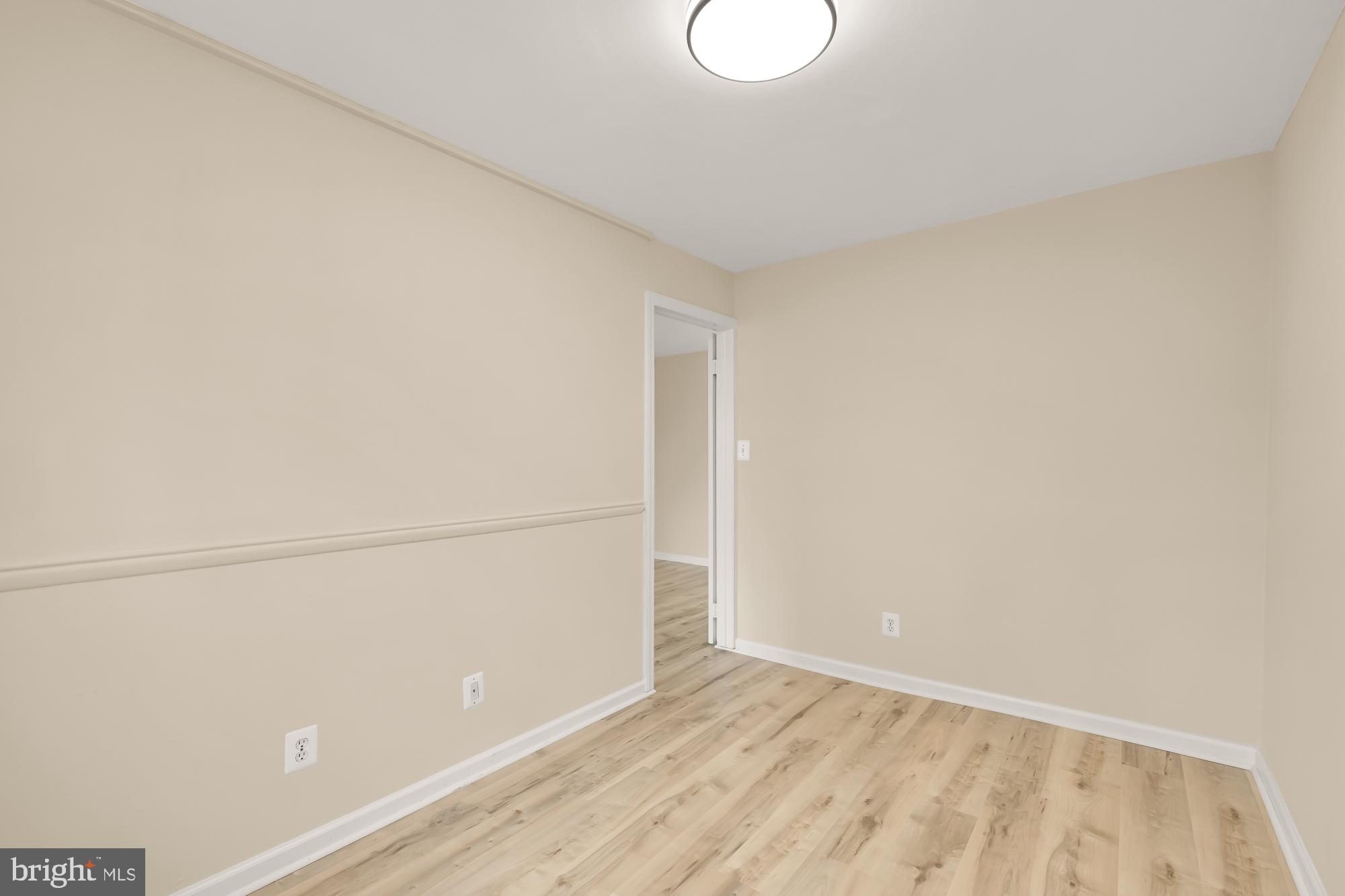 2911 CHARING CROSS ROAD 16