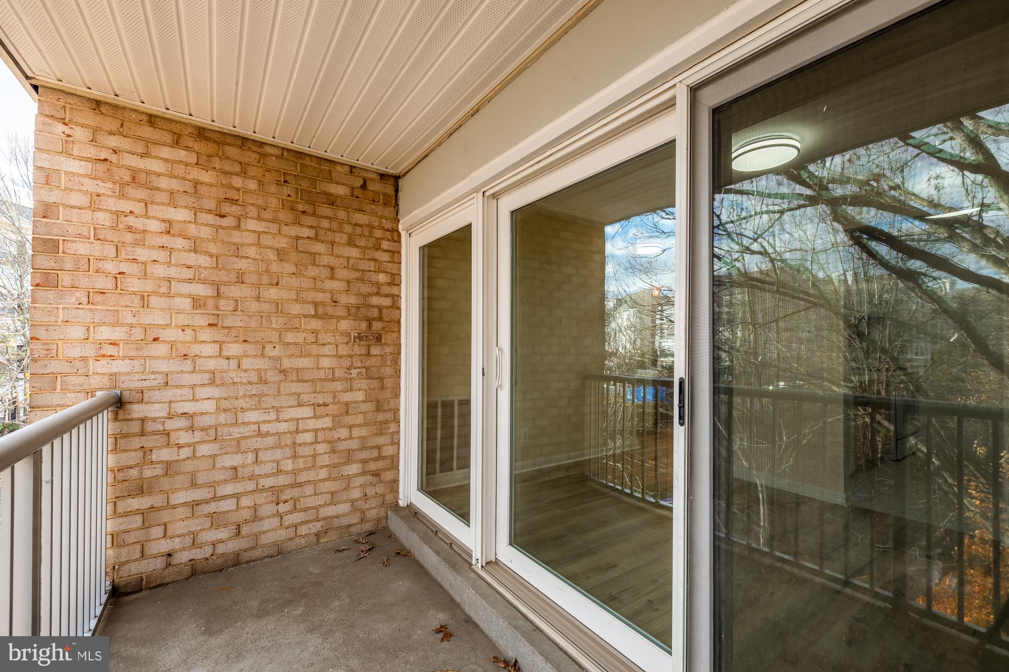 2911 CHARING CROSS ROAD 16