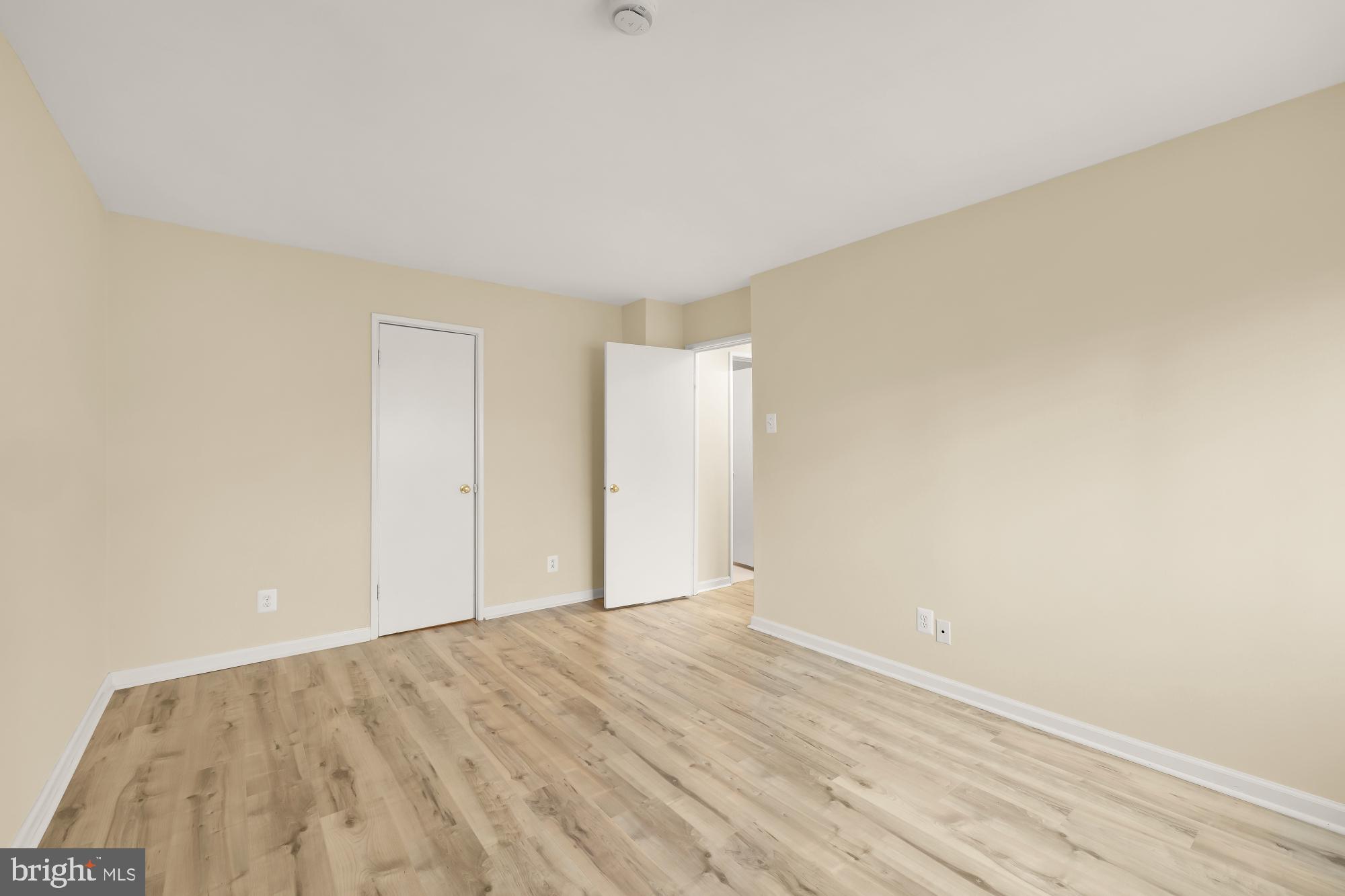 2911 CHARING CROSS ROAD 16