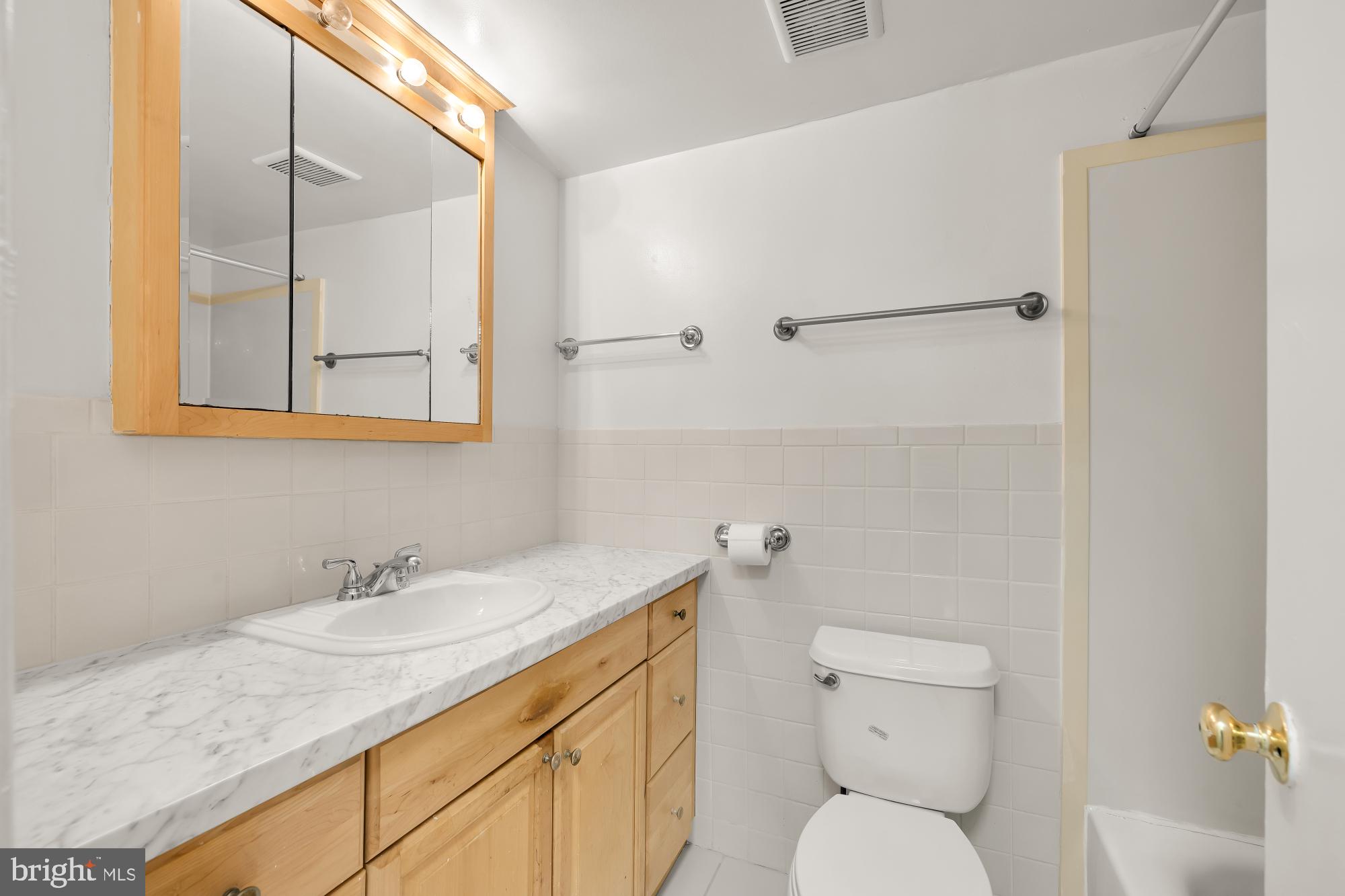 2911 CHARING CROSS ROAD 16