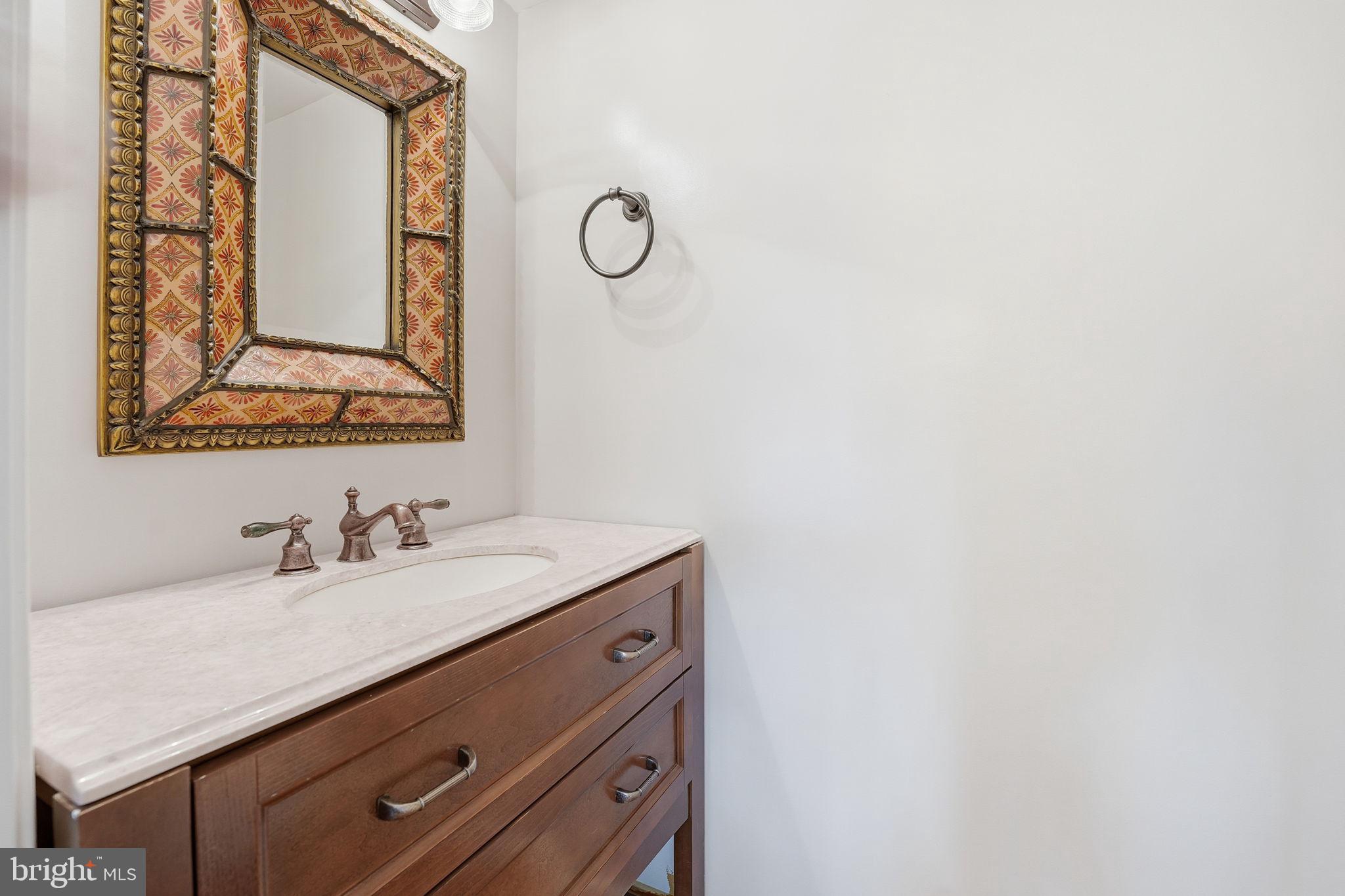 1528 GOLDENRAIN COURT