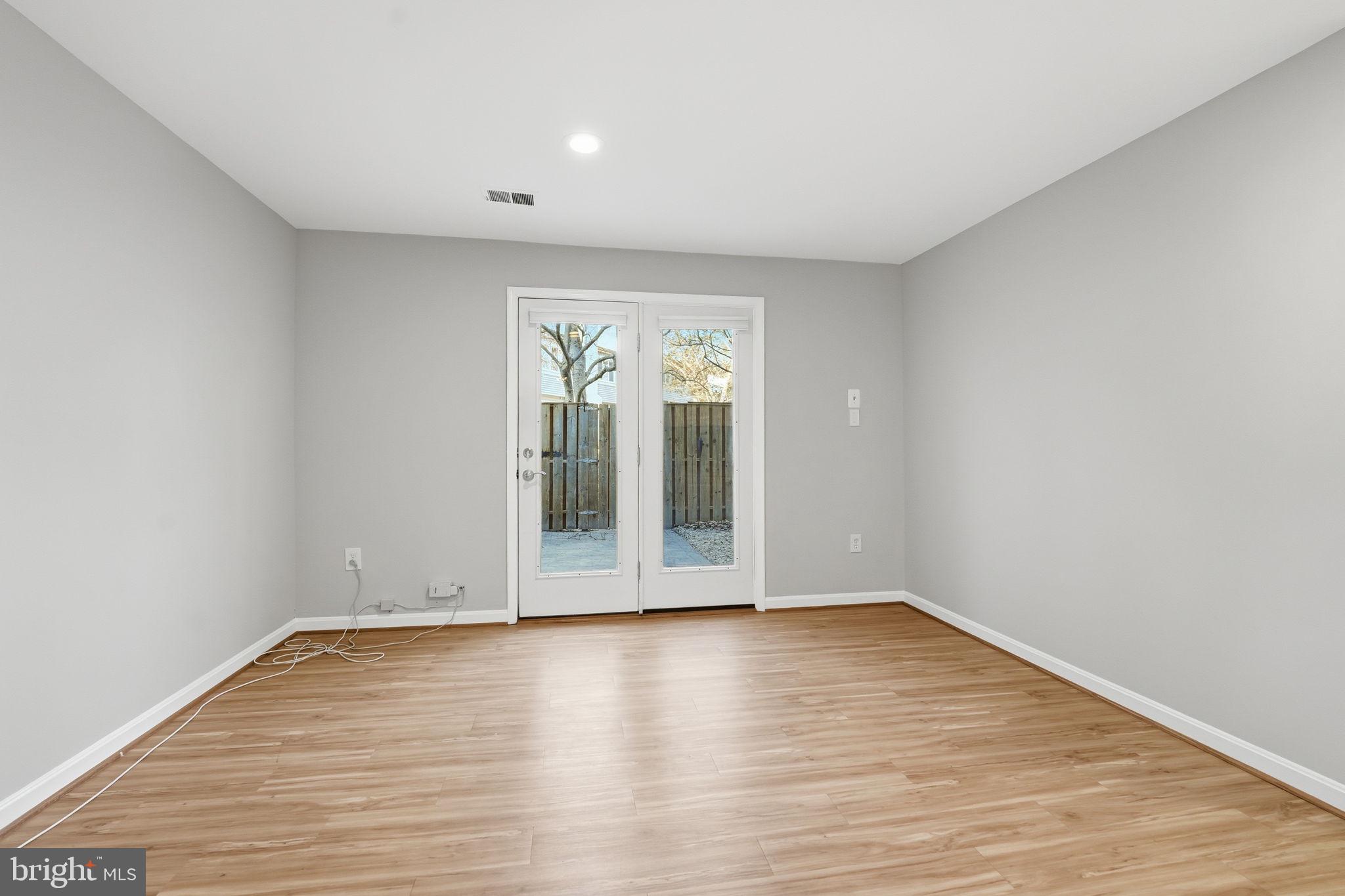 1528 GOLDENRAIN COURT