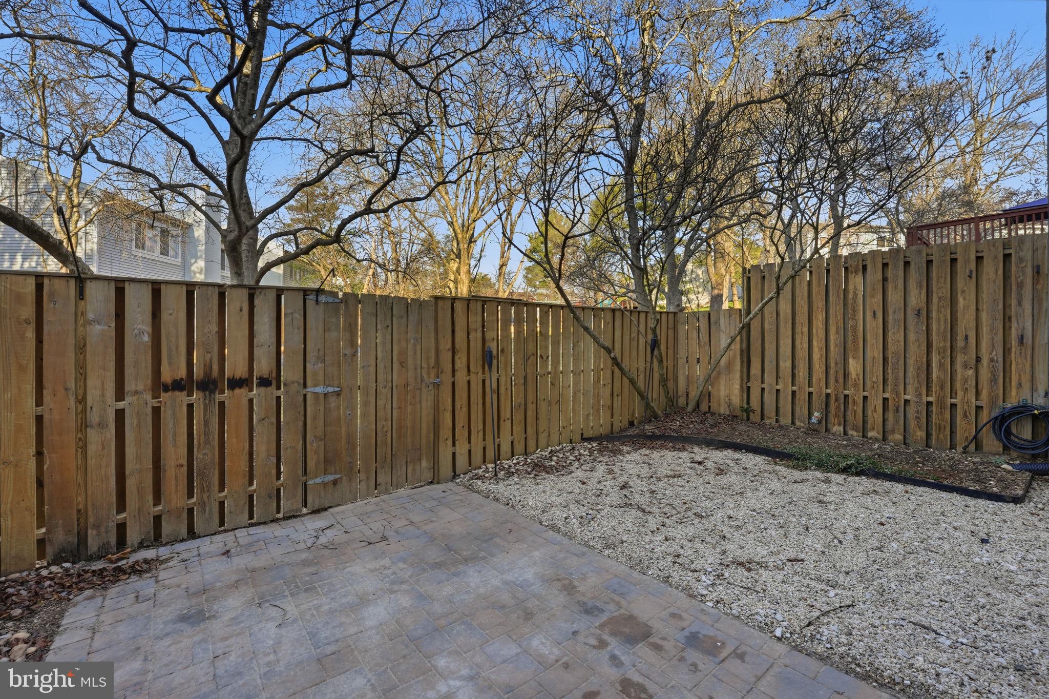 1528 GOLDENRAIN COURT