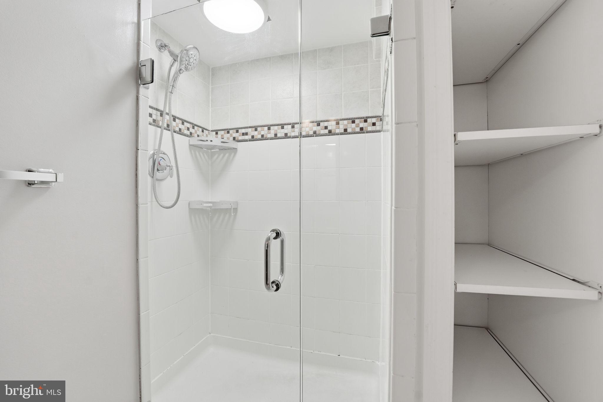 1528 GOLDENRAIN COURT