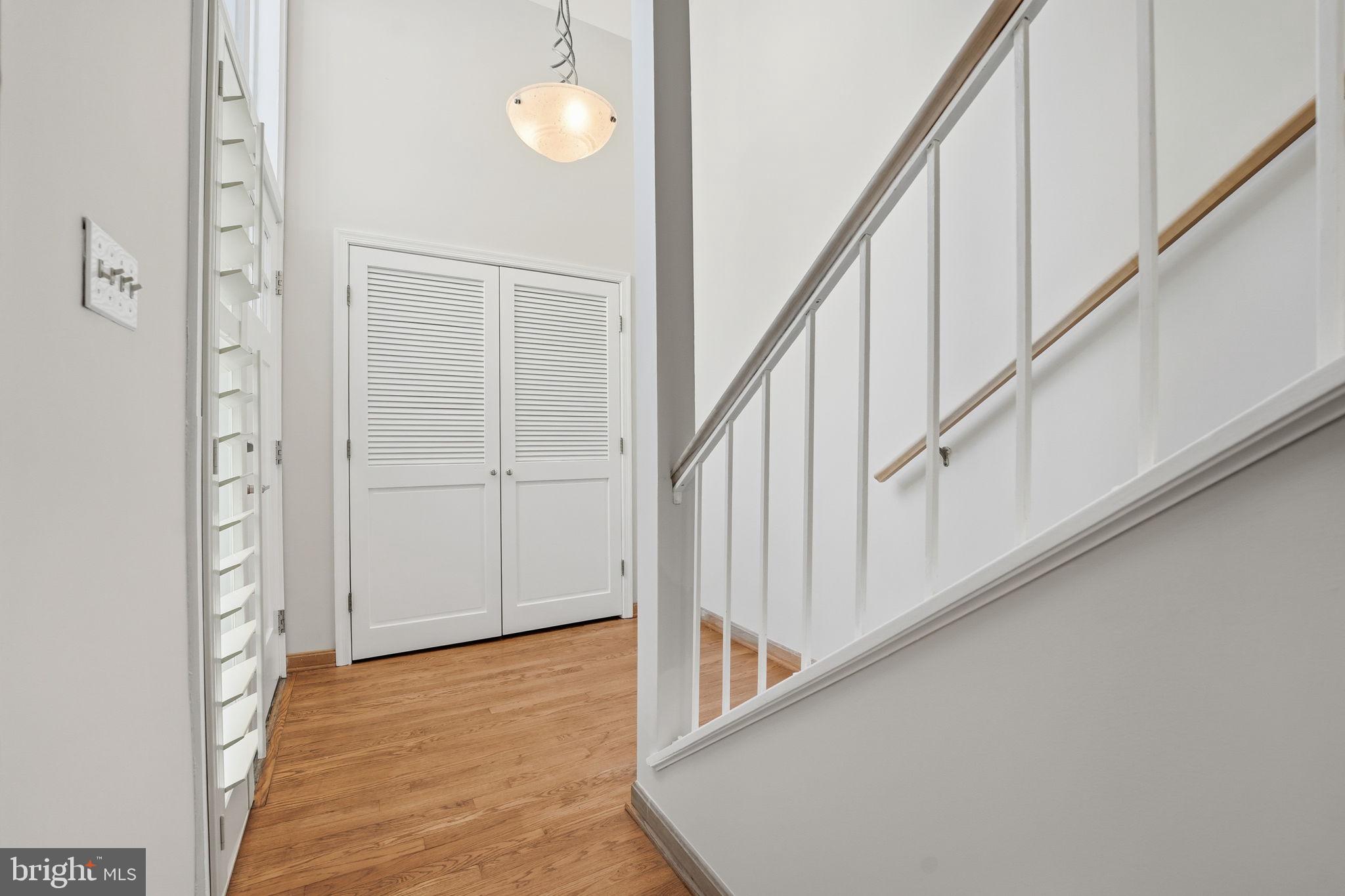 1528 GOLDENRAIN COURT