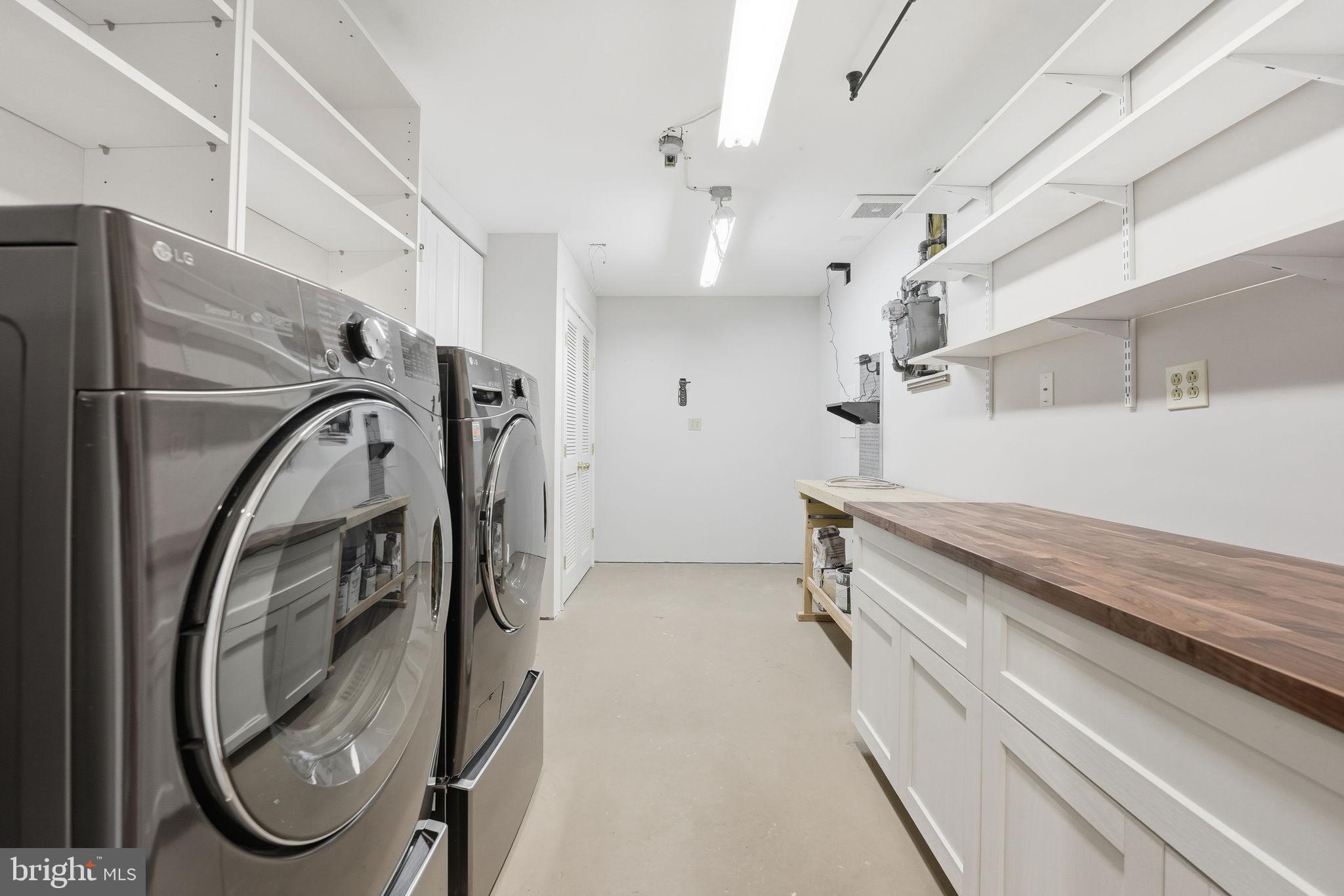 1528 GOLDENRAIN COURT