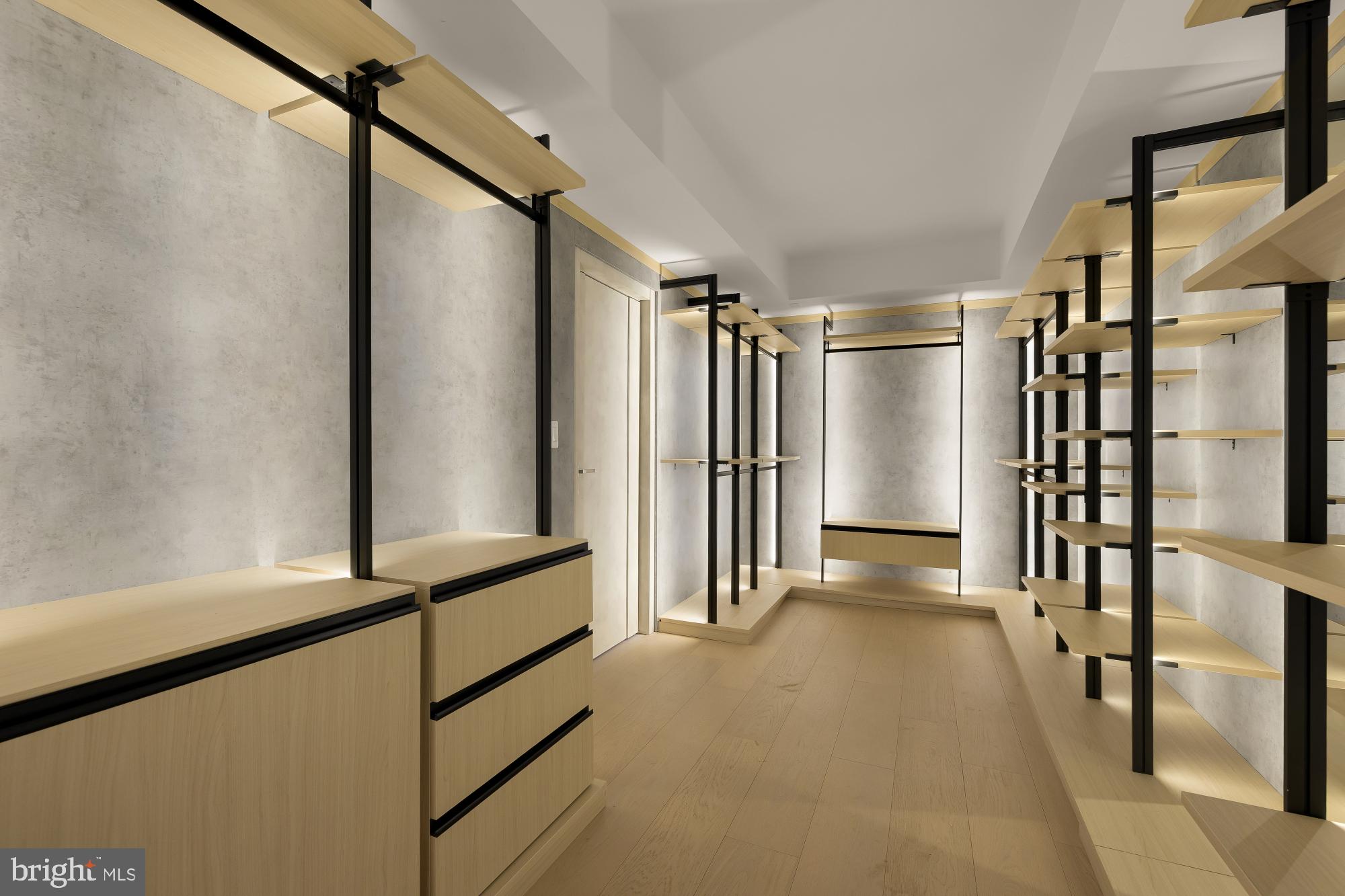 1573 WESTMORELAND STREET