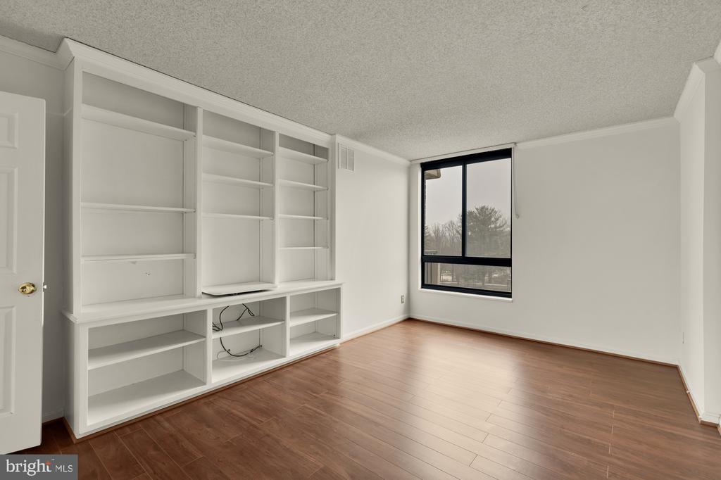1800 OLD MEADOW ROAD 303