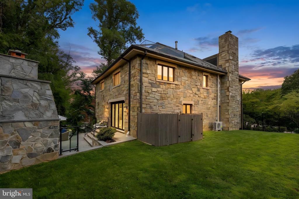5848 ASPEN WOOD COURT