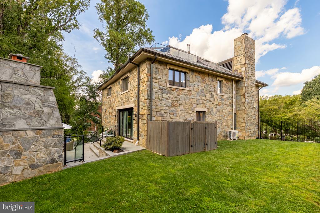 5848 ASPEN WOOD COURT
