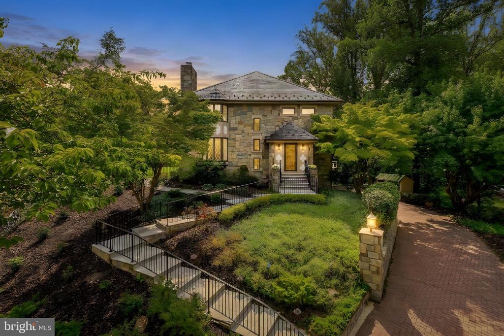5848 ASPEN WOOD COURT