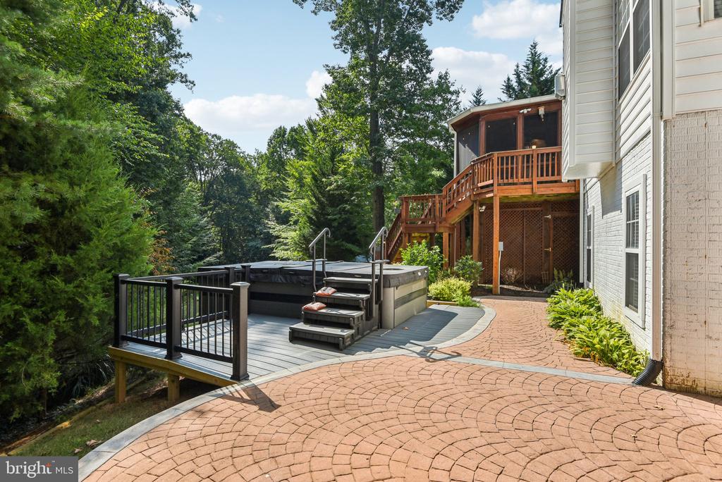 7204 Simmons Ridge Ct