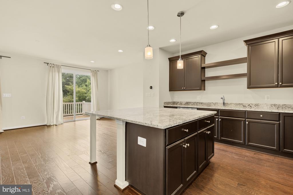 8141 HONEY BEE WAY