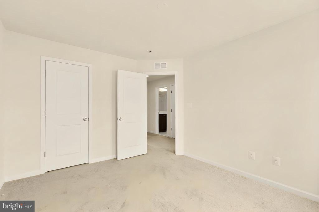 8141 HONEY BEE WAY