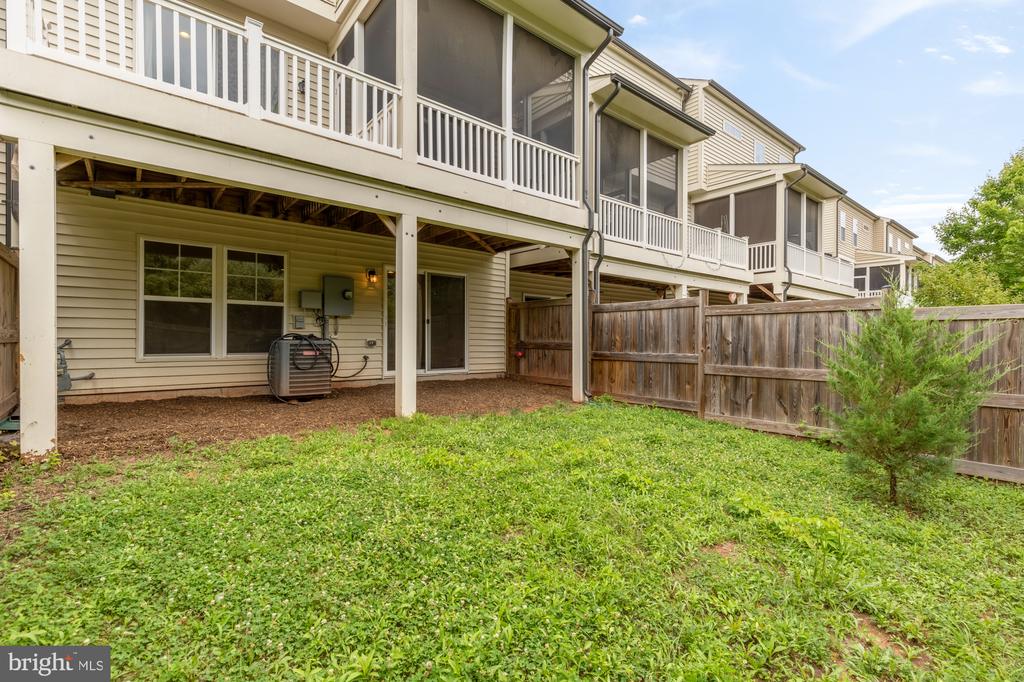 8141 HONEY BEE WAY