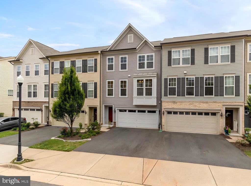 8141 HONEY BEE WAY