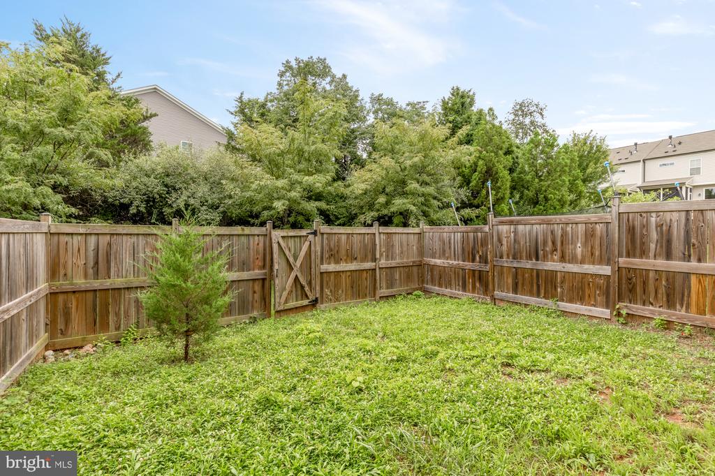 8141 HONEY BEE WAY
