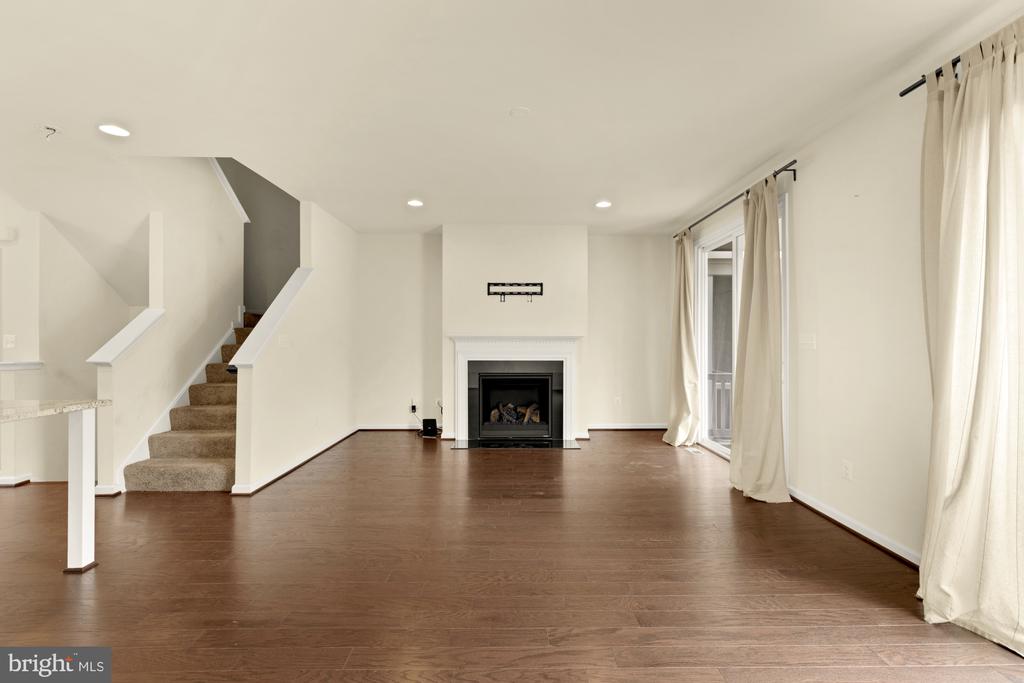 8141 HONEY BEE WAY
