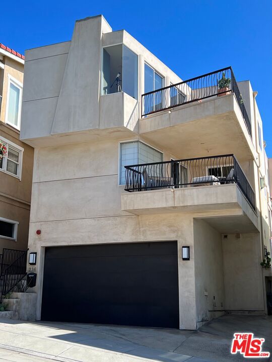 216 38th Street