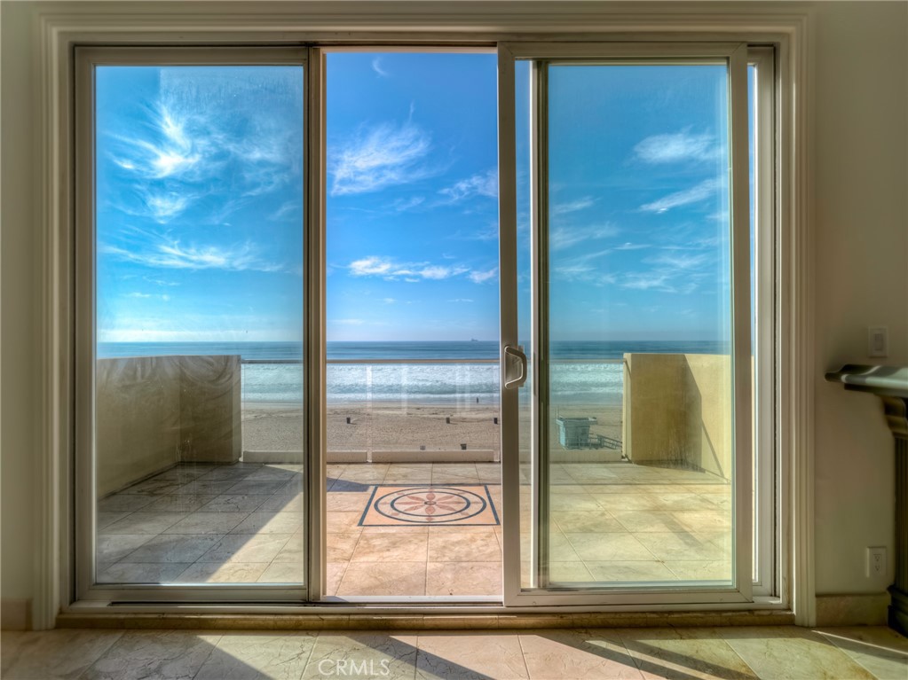 4312 The Strand