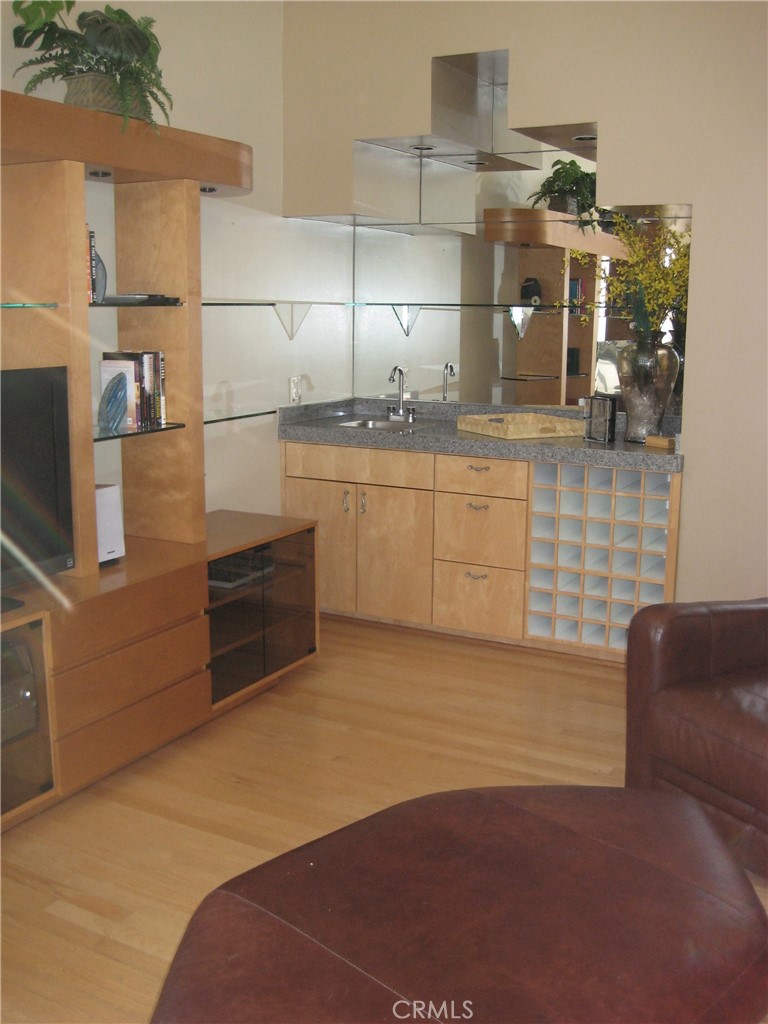 1405 Manhattan Avenue