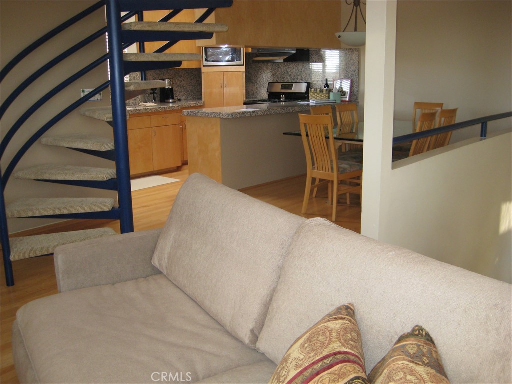 1405 Manhattan Avenue