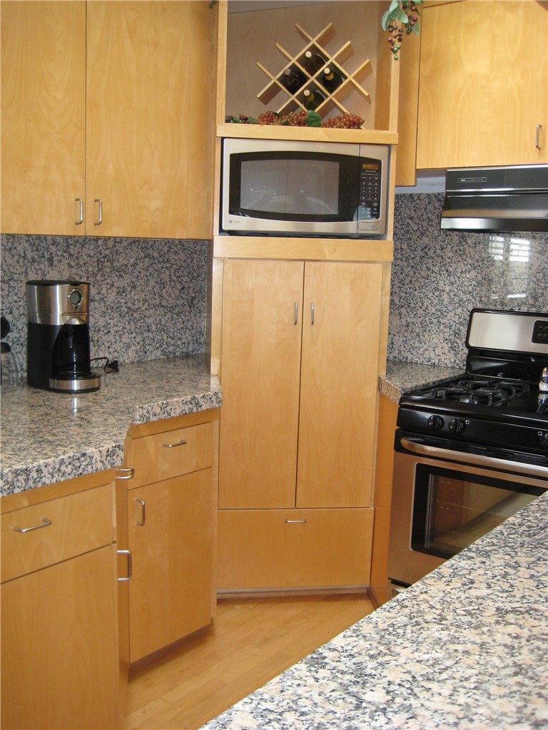 1405 Manhattan Avenue