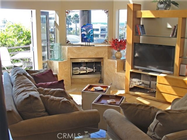 1405 Manhattan Avenue