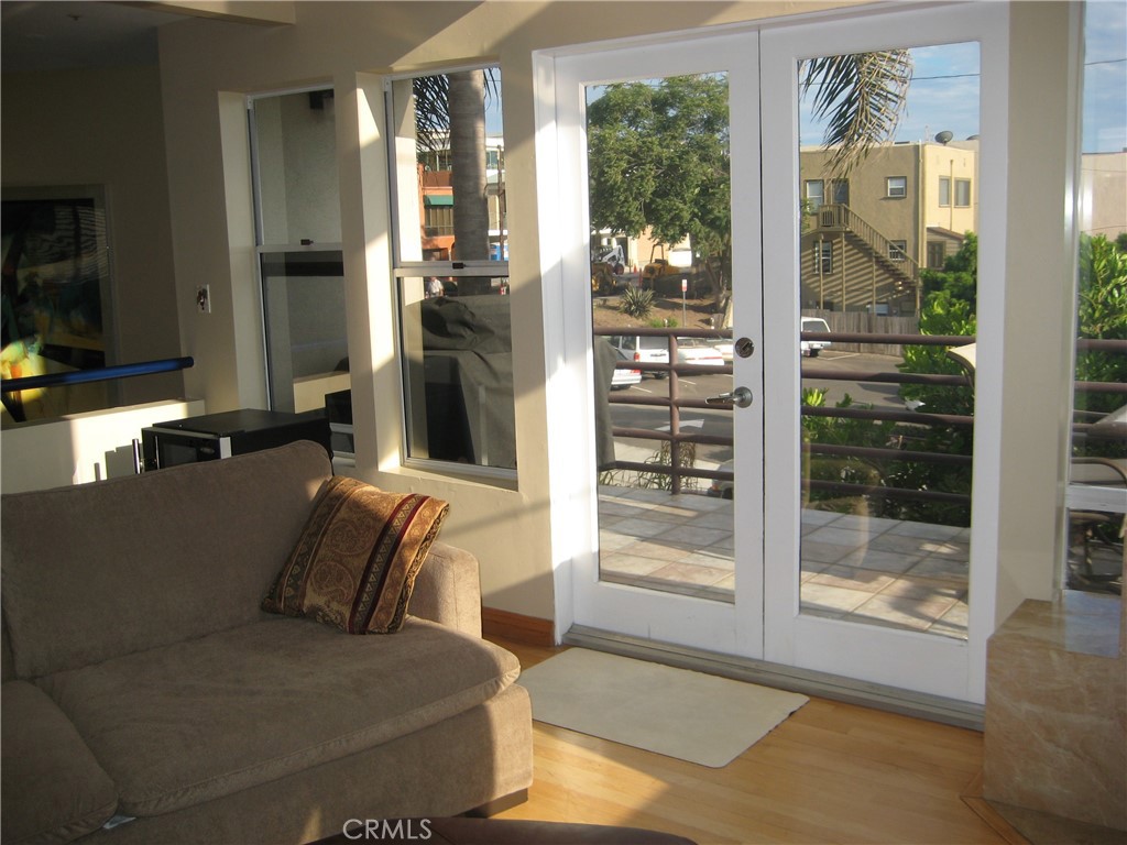 1405 Manhattan Avenue