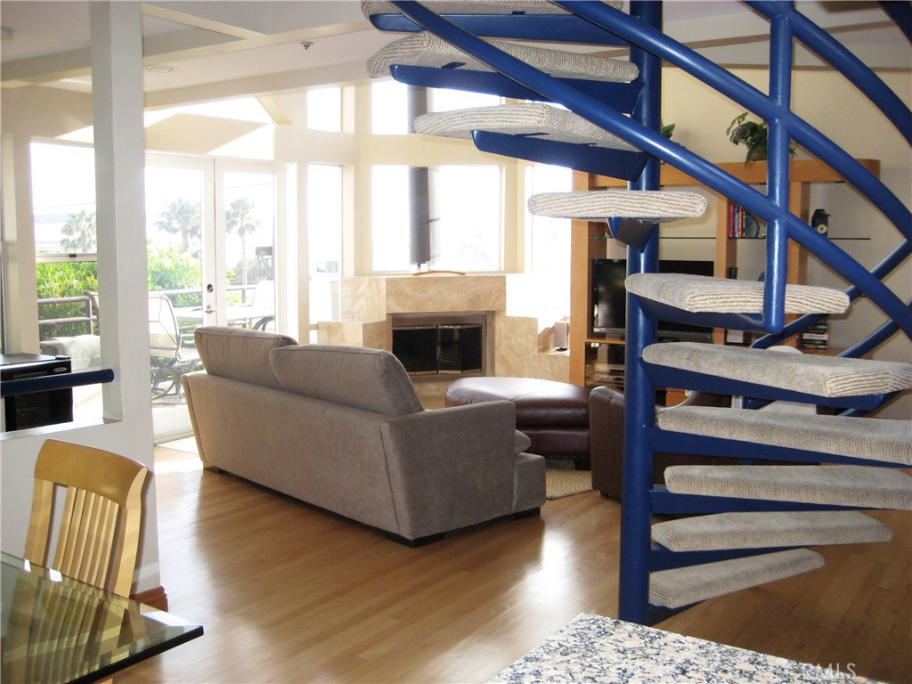 1405 Manhattan Avenue