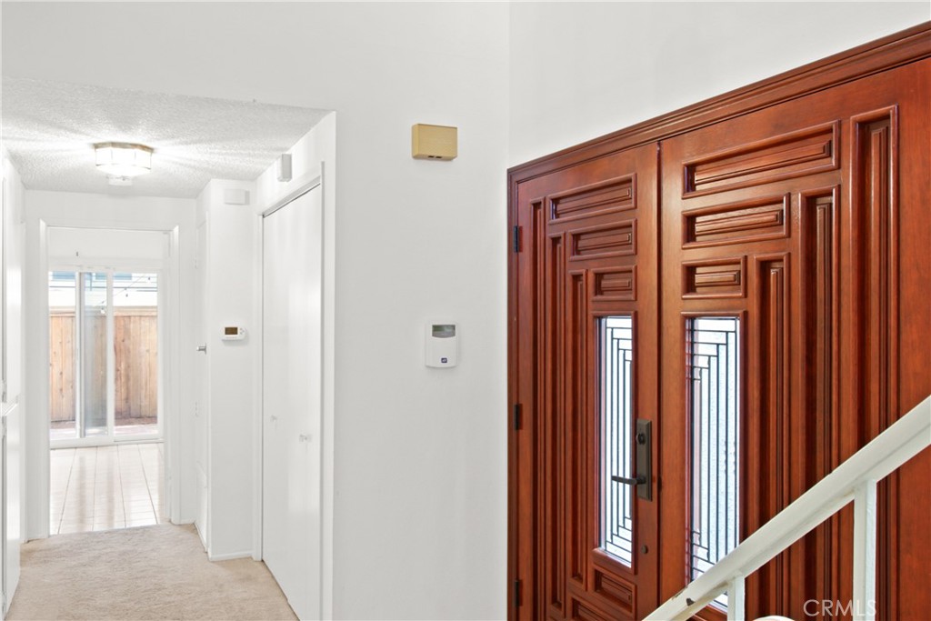 1529 Steinhart Avenue