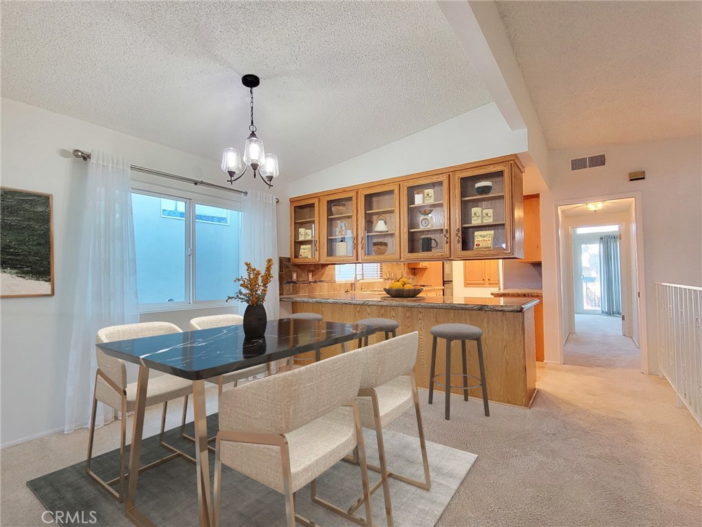 1529 Steinhart Avenue